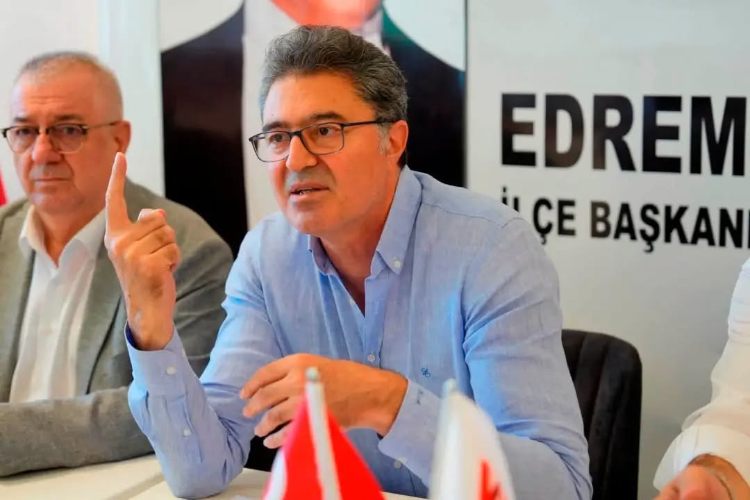 Yeni Parti toplantısı
