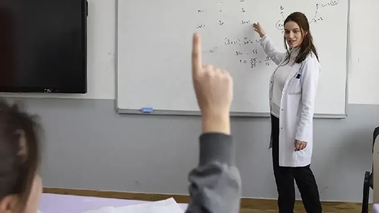 Öğretmene Önlük